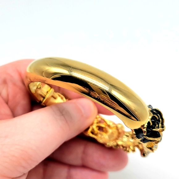 Vintage Kenneth Jay Lane Hinged Magnetic Cuff w Enamel, Pearl, Swarovski Crystal - Picture 15 of 17